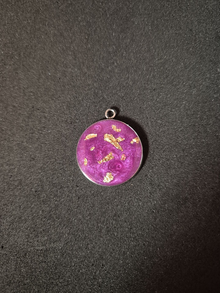 Pendentif violet feuilles dorées